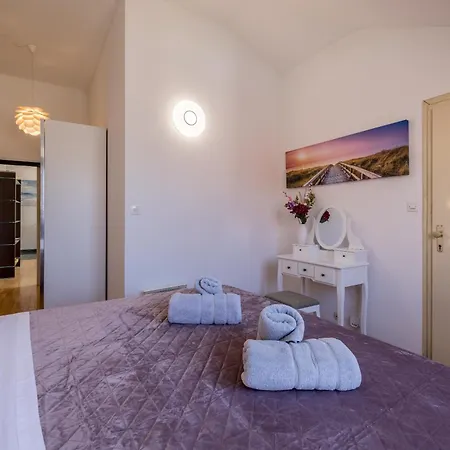 Urban Utopia Penthouse With Private Parking Apartamento Split