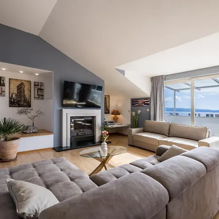 Апартаменты Urban Utopia Penthouse With Private Parking Сплит