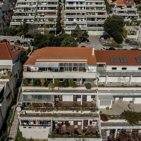 Urban Utopia Penthouse With Private Parking