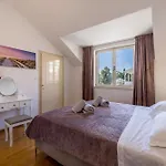Urban Utopia Penthouse With Private Parking スプリト