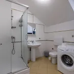 Urban Utopia Penthouse With Private Parking *