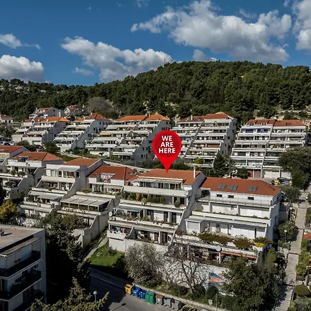 Urban Utopia Penthouse With Private Parking Apartment