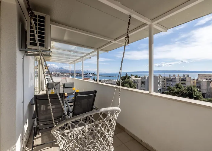 Urban Utopia Penthouse With Private Parking
