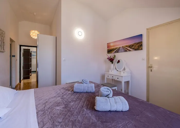Urban Utopia Penthouse With Private Parking Apartman Split