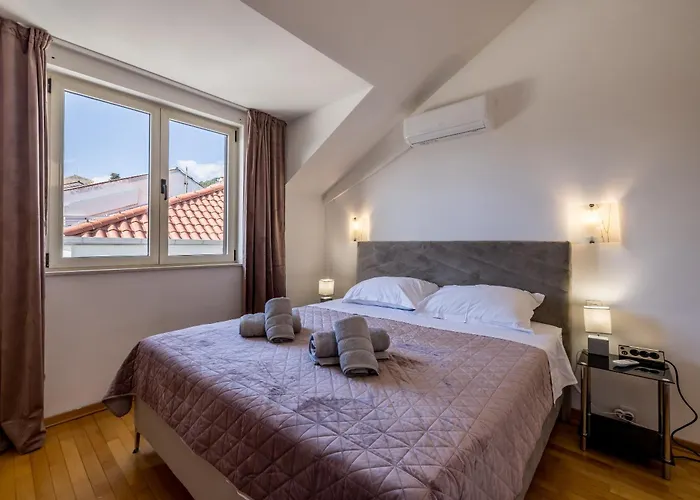 Apartman Urban Utopia Penthouse With Private Parking Split