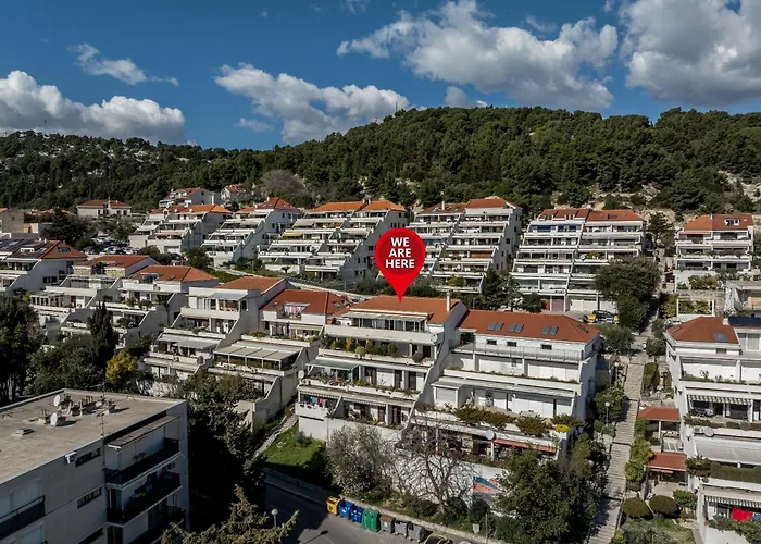 Urban Utopia Penthouse With Private Parking Apartman